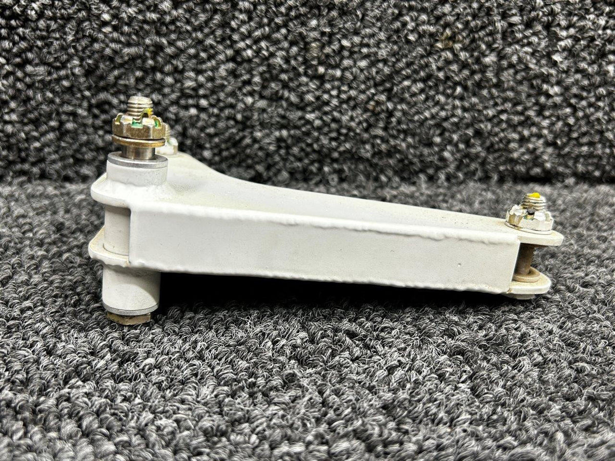 Piper Aircraft Parts 82907-005 Piper PA46-600TP Outboard Flap Bellcrank Assembly LH