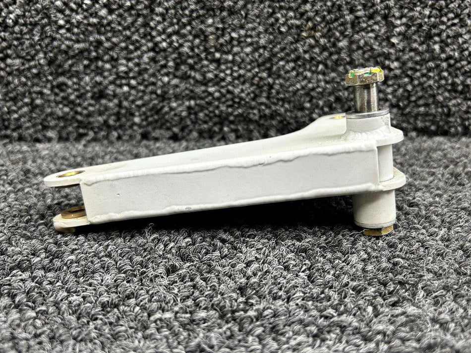 Piper Aircraft Parts 82907-008 Piper PA46-600TP Outboard Flap Bellcrank Assembly RH