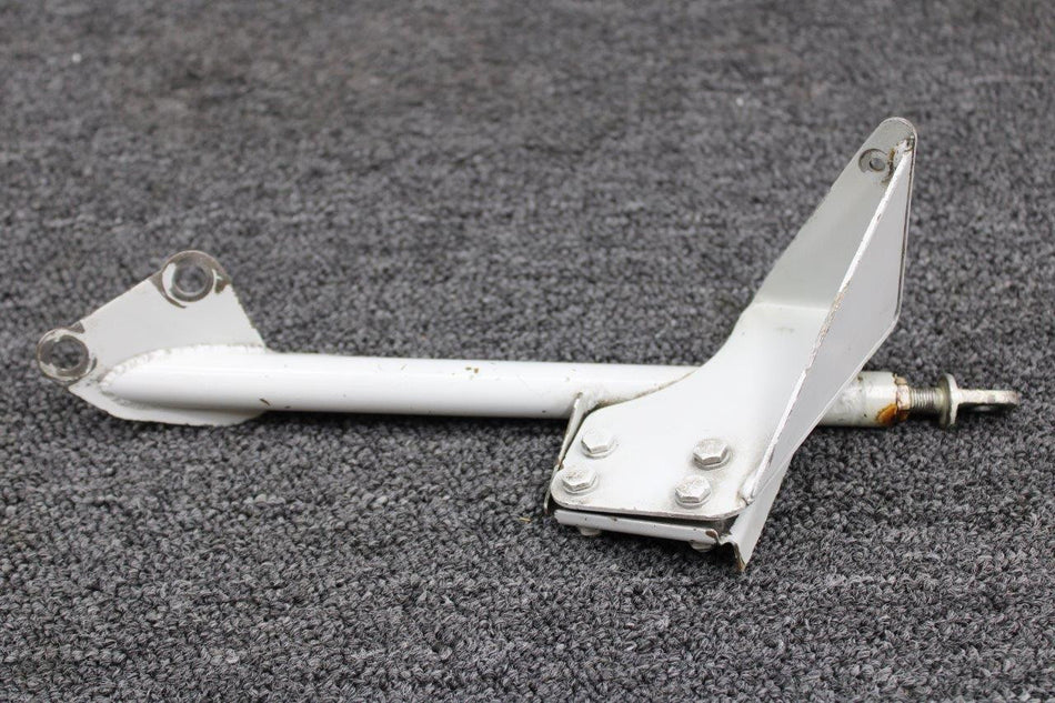 300068-001, 300086-001 Lycoming IO-540-S1A5 Turbo Mount Support with Bracket