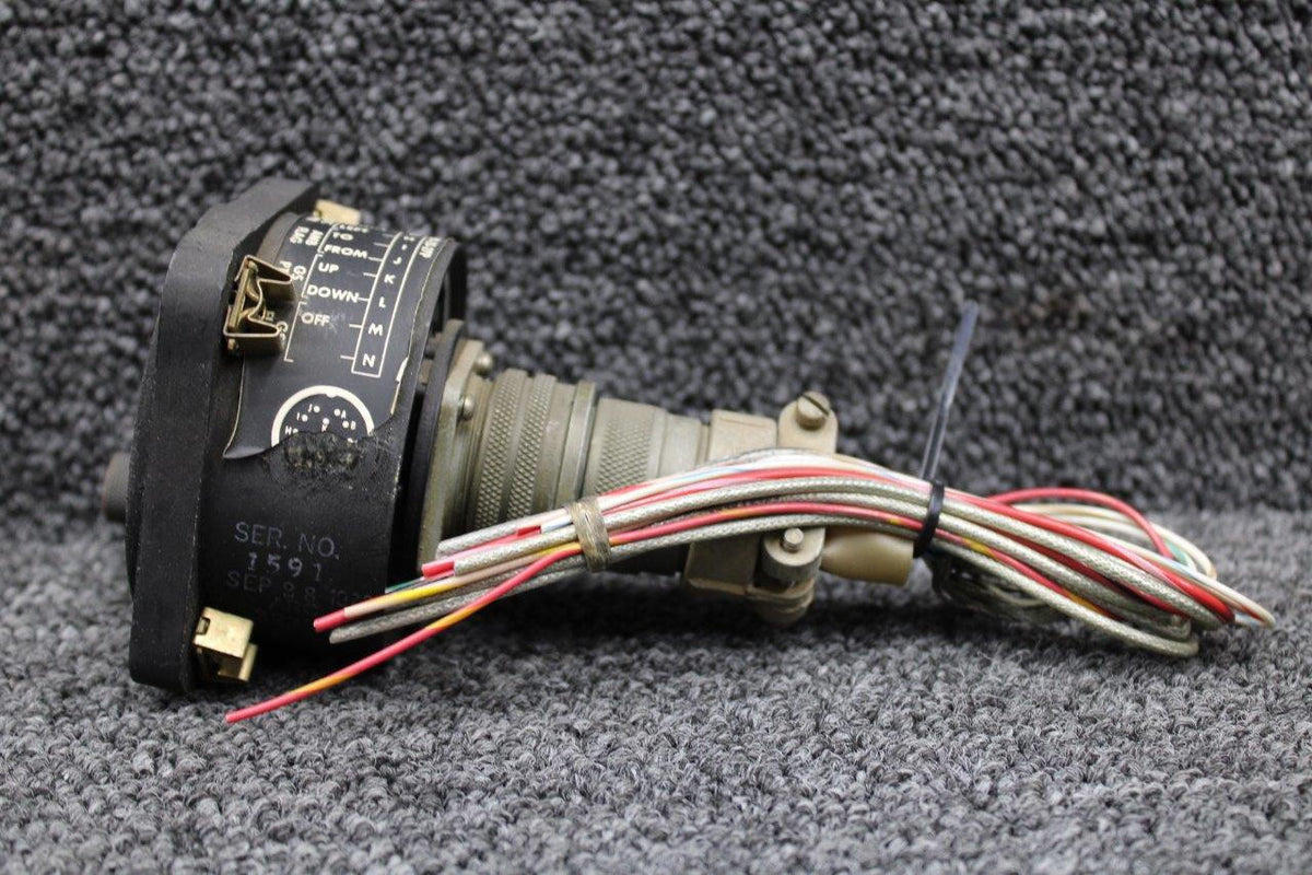 ARC MS3102A-20-27P (Alt: 32350) ARC Course Selector Indicator (Foggy Glass)