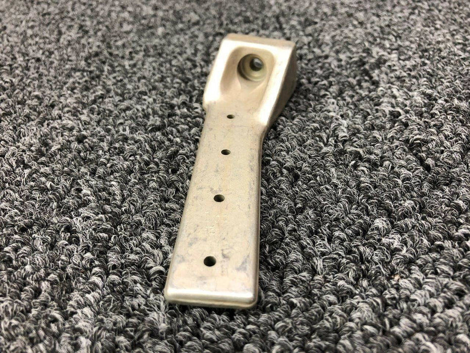 0513372-2 Cessna 172 Fitting RH Tunnel
