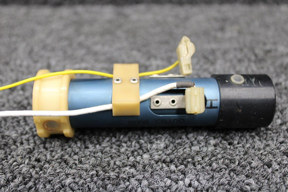 Consolidated Airborne Systems PAA850 (Alt: C668003-0103) CAS Fuel Transmitter Outboard with Plate (Volts: 28)