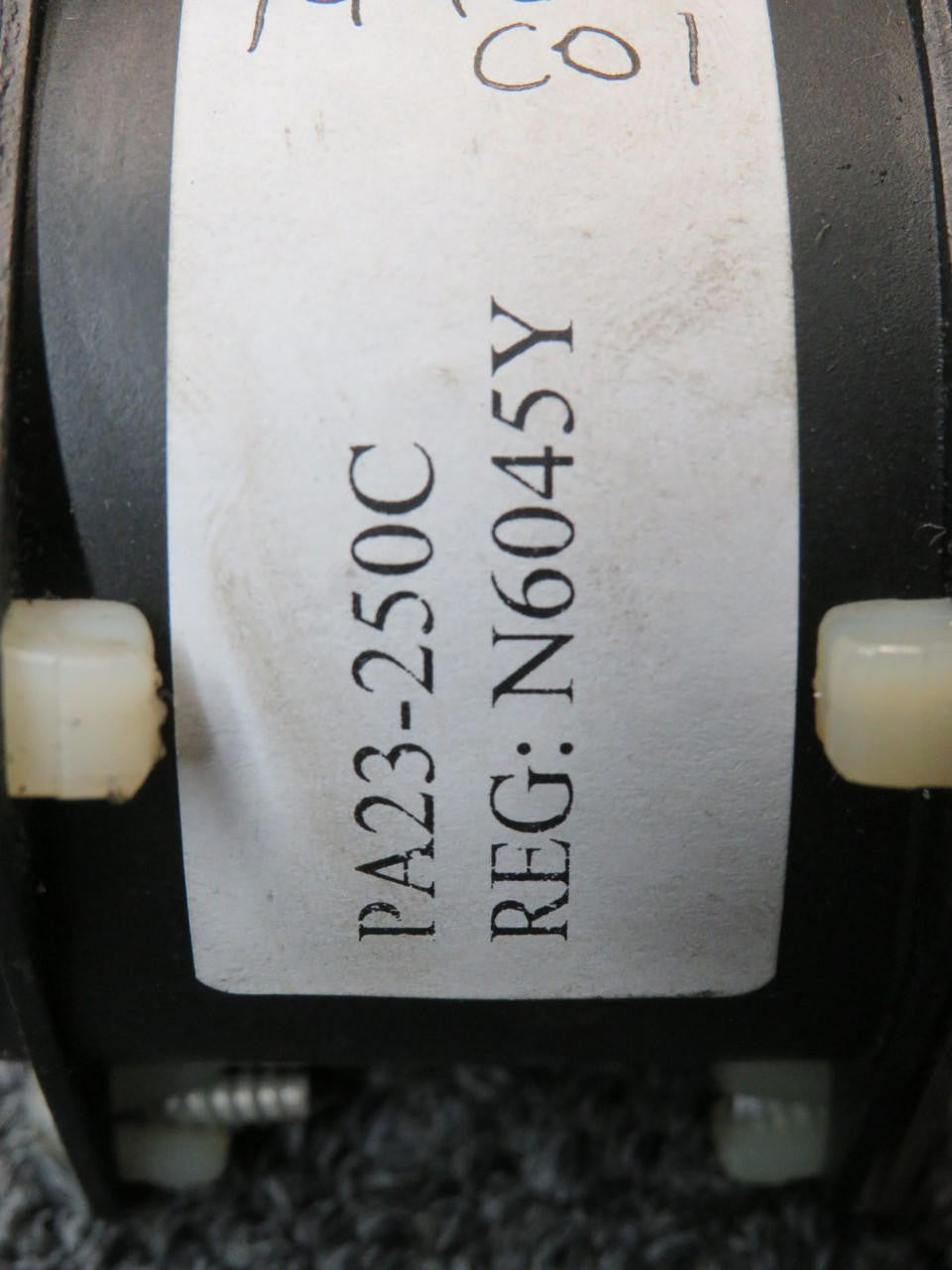 Airborne 1G2-1 Airborne Systems Gyro Suction Indicator