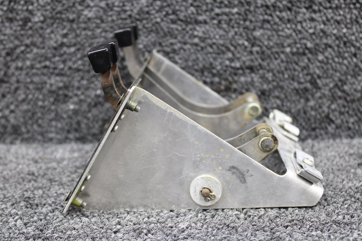 Cessna Aircraft Parts 1513522-20 Cessna T337G Heater and Pressurization Controls Assembly