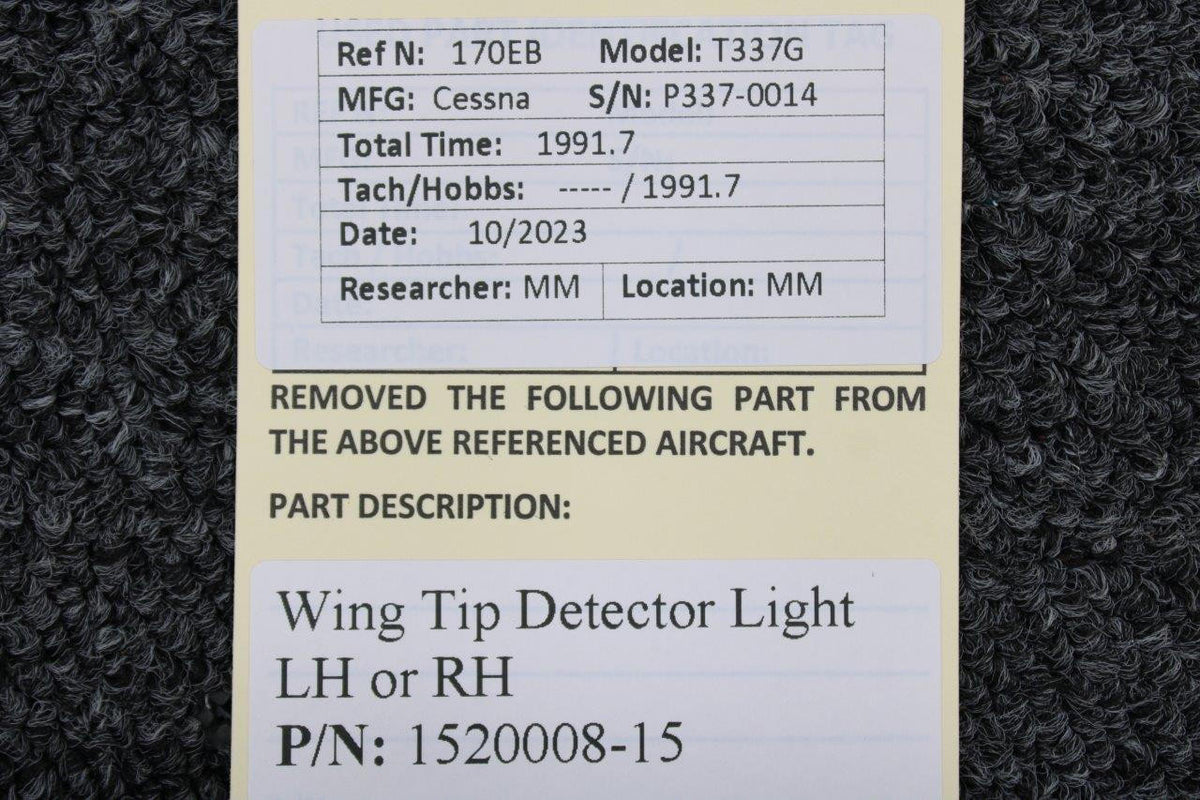 Cessna Aircraft Parts 1520008-15 Cessna T337G Wing Tip Detector Light LH or RH