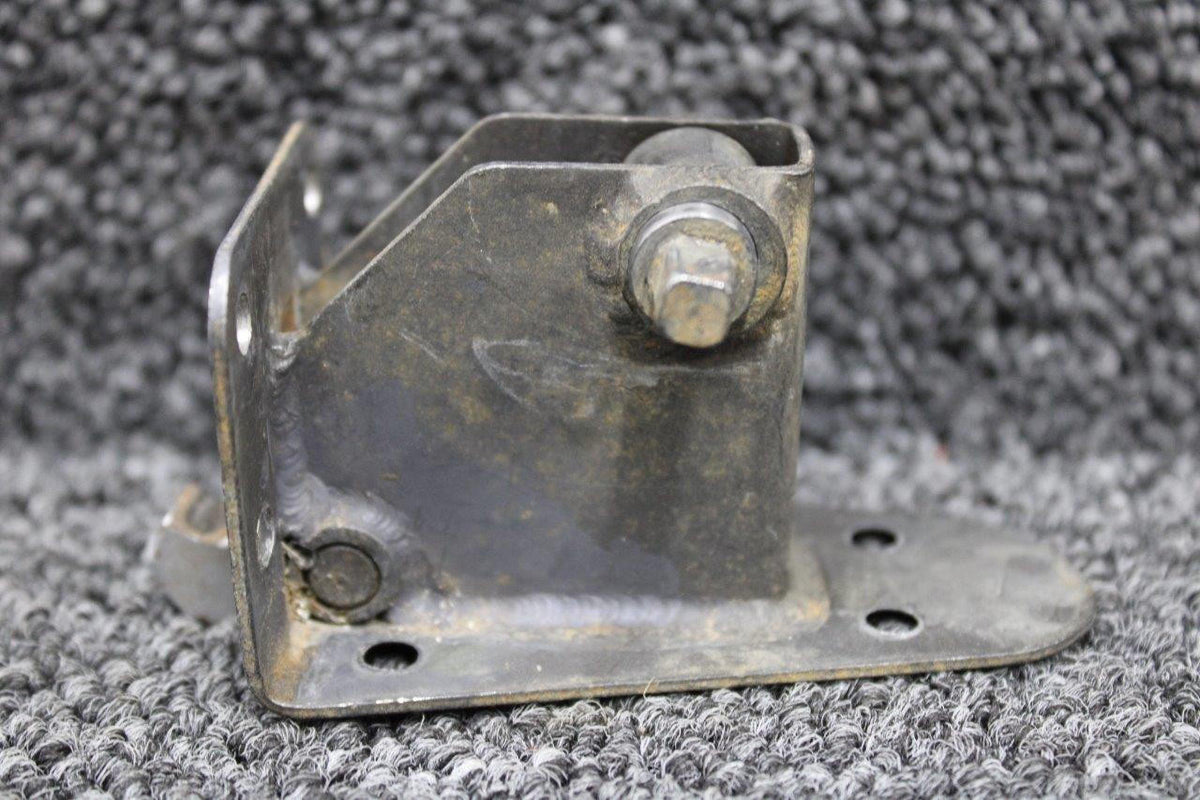 Cessna Aircraft Parts 1511408-32 Cessna T337G Upper Cabin Door Latch Upper Forward with Link and Joint
