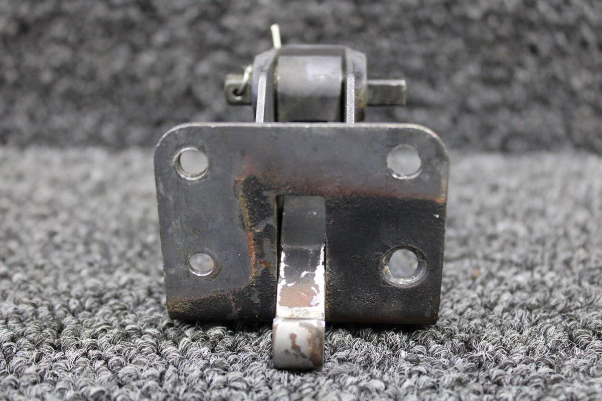 Cessna Aircraft Parts 1511408-37 Cessna T337G Upper Cabin Door Latch Lower Forward with Link and Joint
