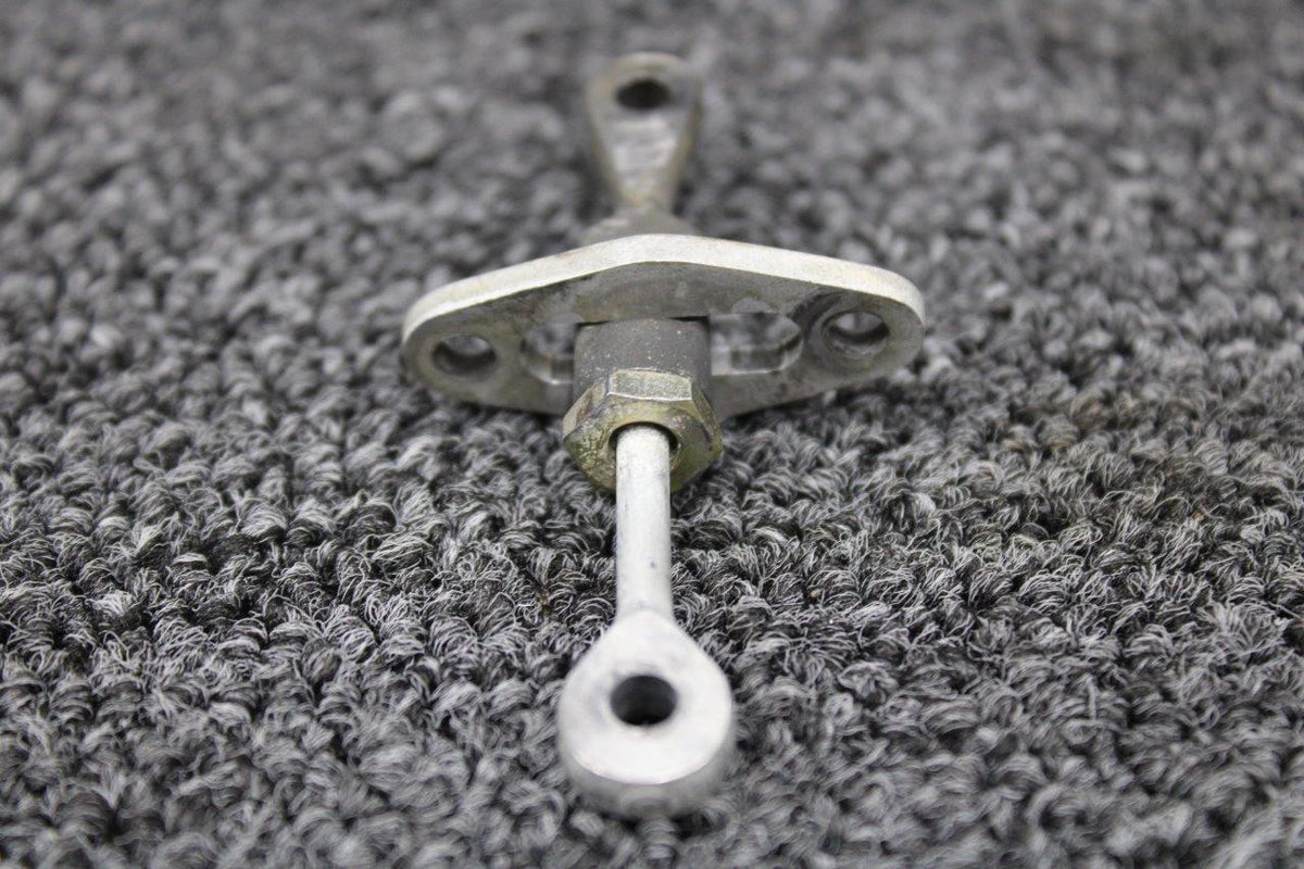 Cessna Aircraft Parts 1511448-1 Cessna T337G Cabin Door Rod Assembly