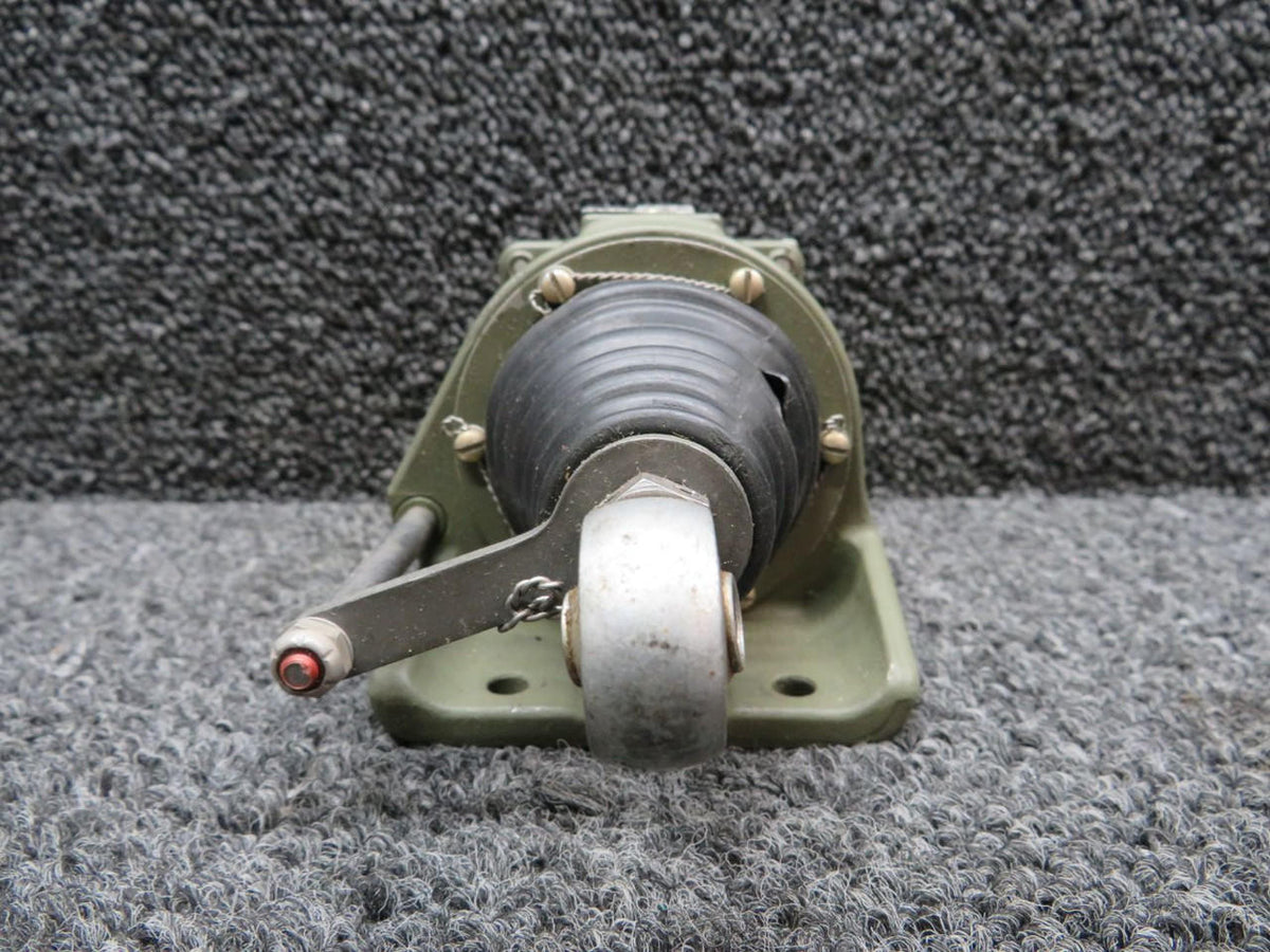 Western 82402-1201R54 Gulfstream Western Trim Tab Actuator (Torn Boot, Overhauled)