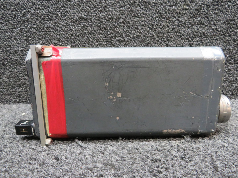 522-3206-004 Collins 329B-7A Flight Director Indicator (Volts: 26) (Missing Knob)