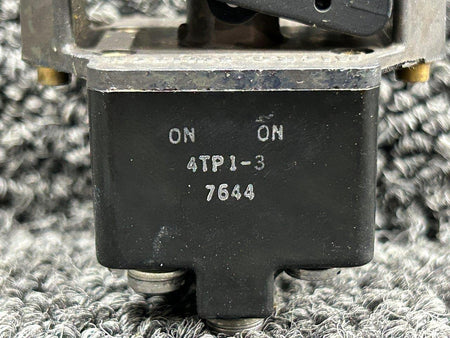 UND Lab Inc 4TP1-3 (Alt: 587-786) UND Lab Inc Ice Protection Rocker Switch
