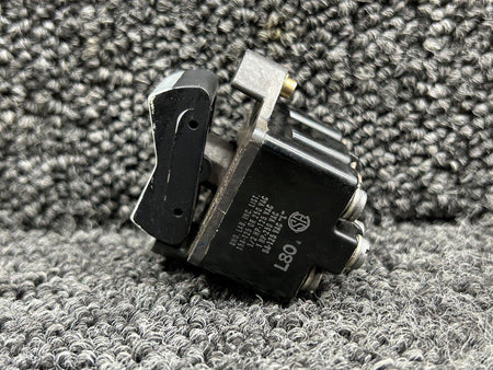 UND Lab Inc 4TP1-3 (Alt: 587-786) UND Lab Inc Ice Protection Rocker Switch