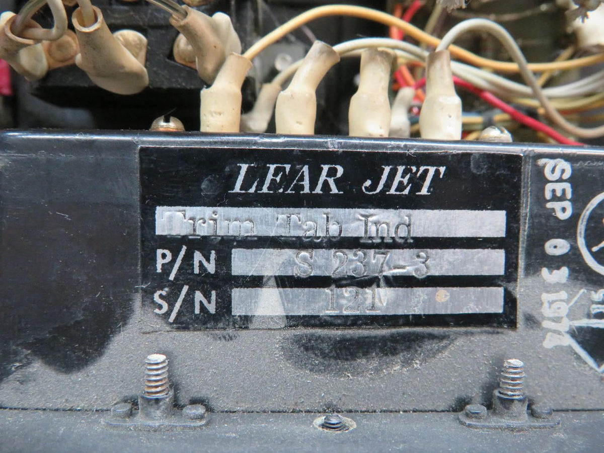 Learjet S-237-3 Learjet Trim Tab Indicator Assembly