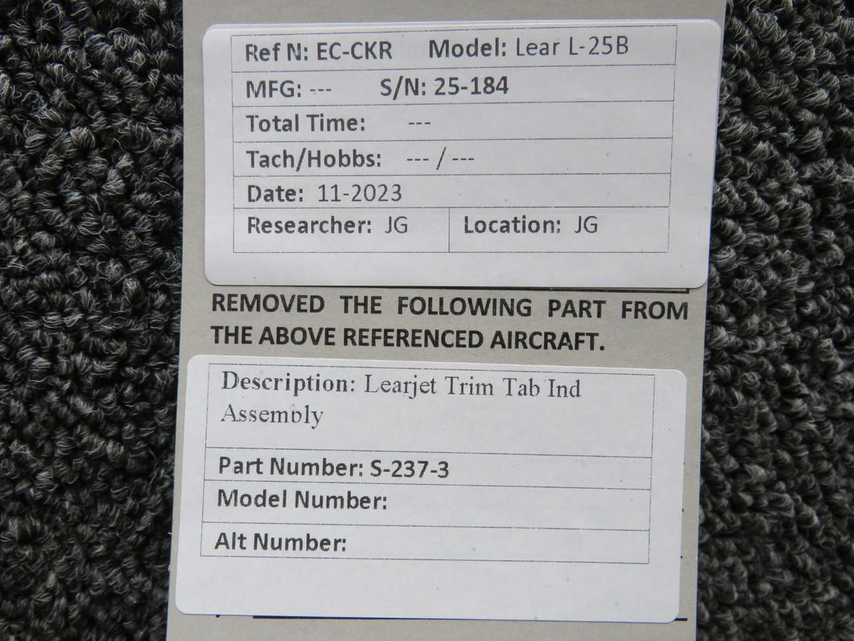 Learjet S-237-3 Learjet Trim Tab Indicator Assembly