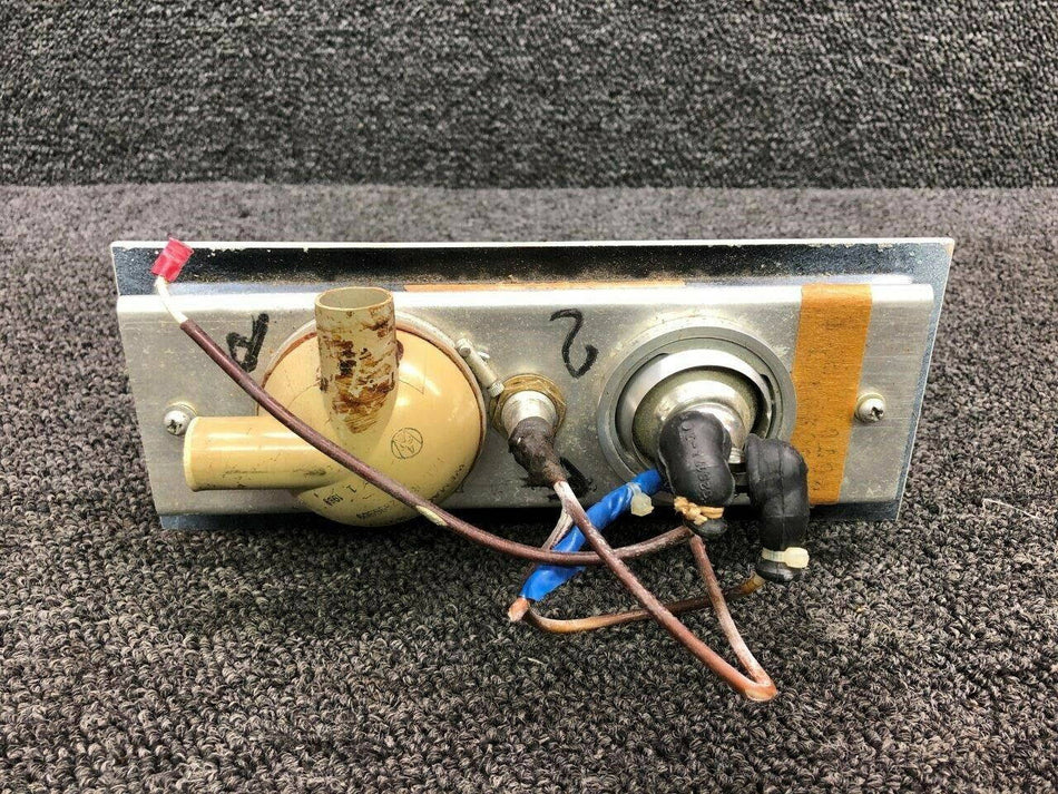 5860266, 2240-3 Aero Commander 680FL Cornice Light with Vent LH (28V)