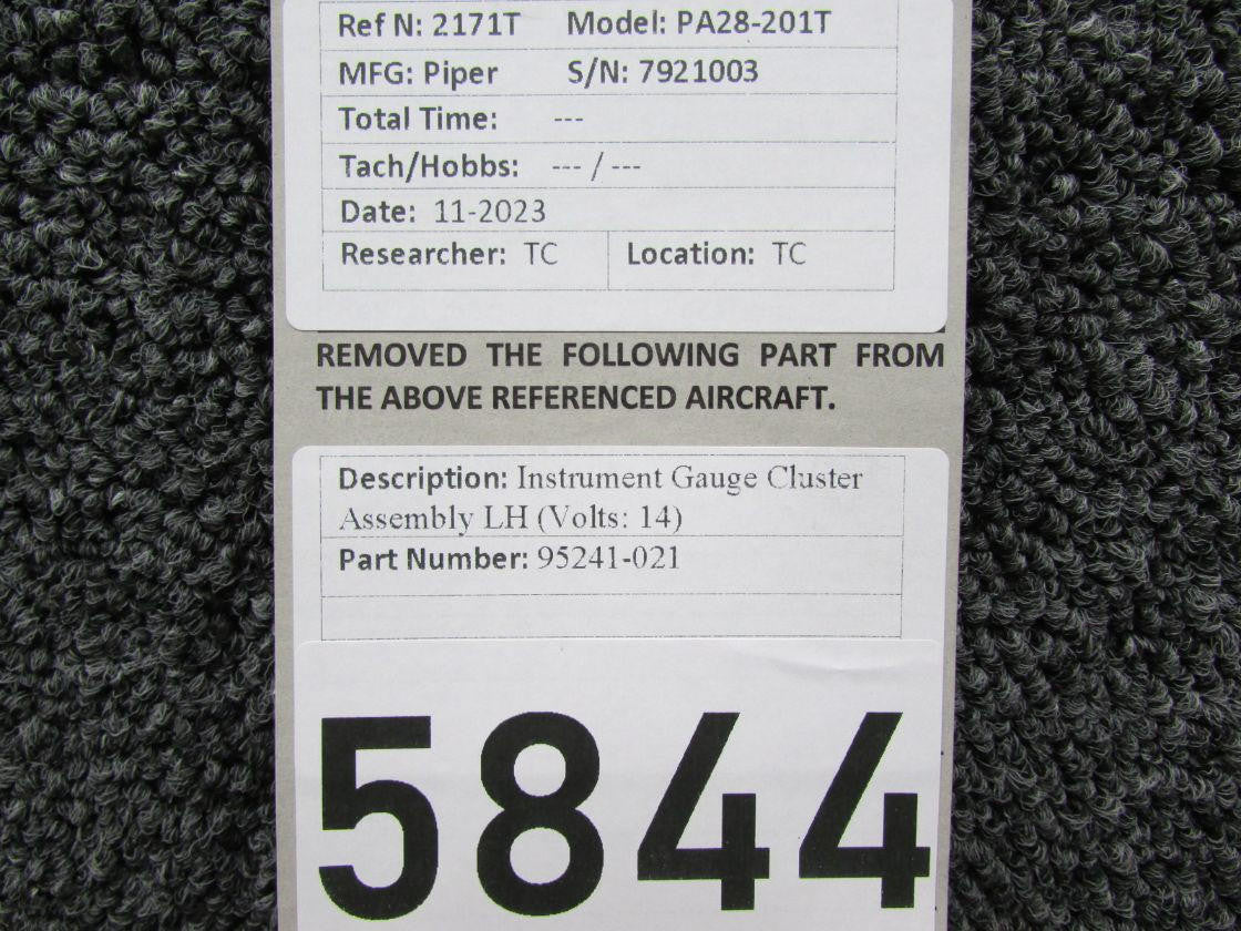 Stewart-Warner 95241-021 Instrument Gauge Cluster Assembly LH (Volts: 14)