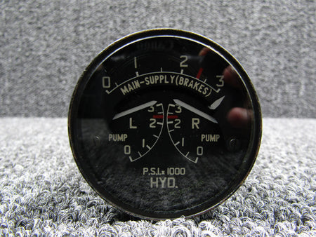 Weston S214.1.60 Weston Dual Brake Pressure Indicator (Discolored Face)