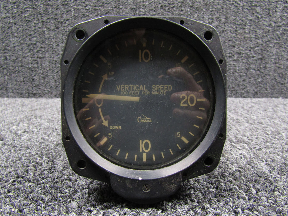 22-991-02-1A (Alt: 5-1392N1) Garwin Rate of Climb Indicator (Discolored Face)