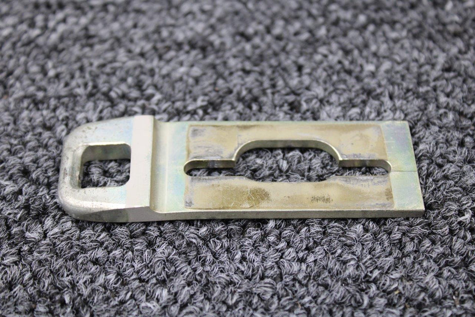 101286-008 Piper PA46-350P Cabin Door Latch Plate Forward