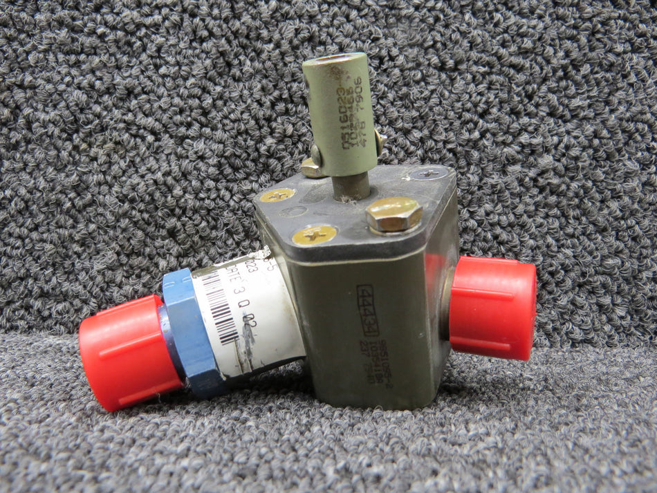 9851096-5 Cessna 172S Fuel Selector Valve
