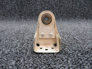 0731100-8 Cessna Hinge Horizontal Outbd (M17)