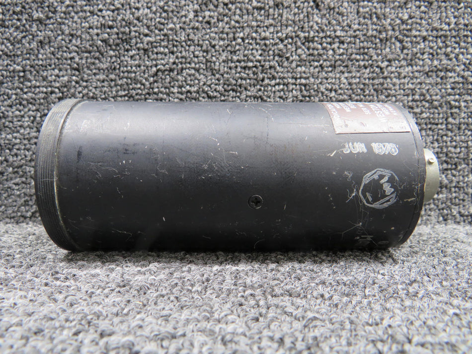 521372 (Alt: 101-384016-5) Weston 1825 Oil Temp and Pressure Indicator (Core)