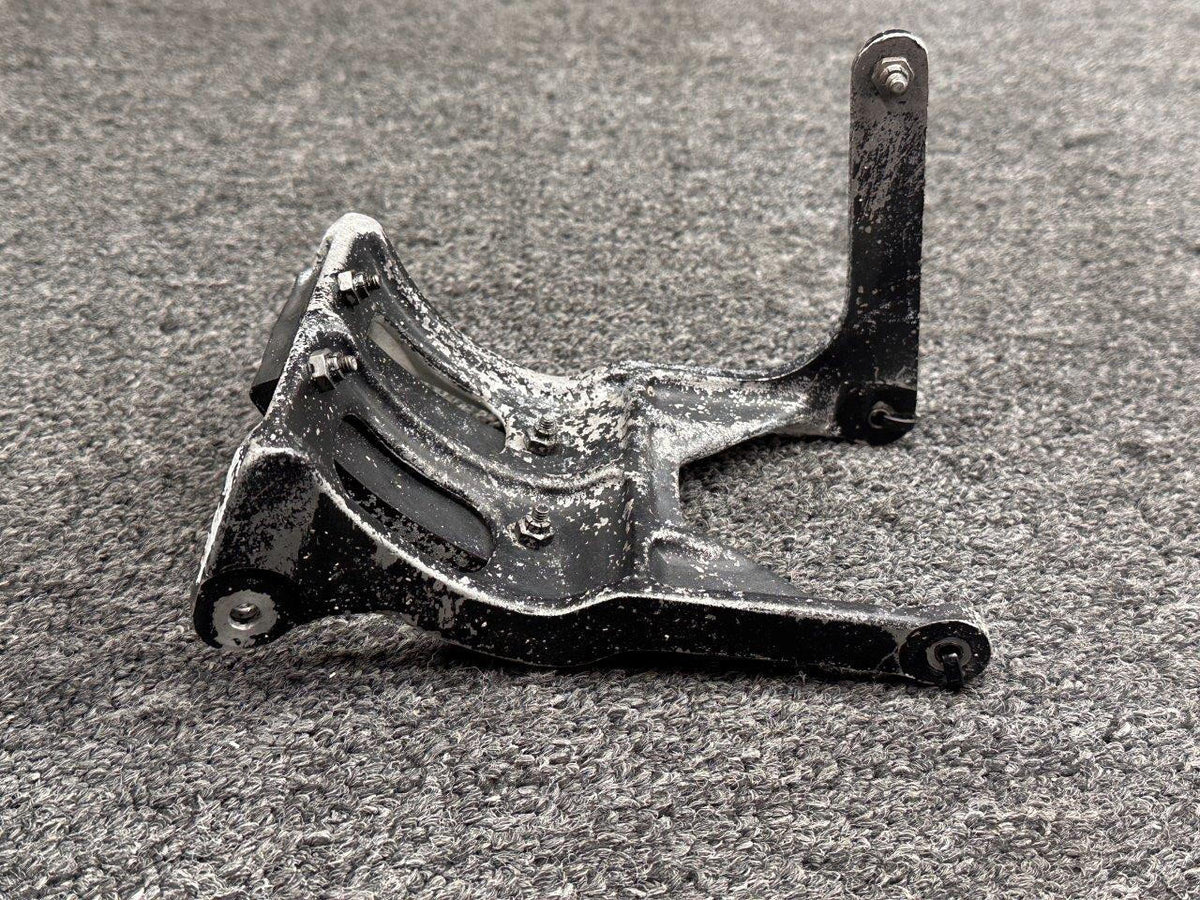 Piper Aircraft Parts 24561-000 Piper PA24-400 Nose Gear Door Actuator Bracket Assembly