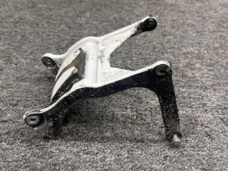 Piper Aircraft Parts 24561-000 Piper PA24-400 Nose Gear Door Actuator Bracket Assembly