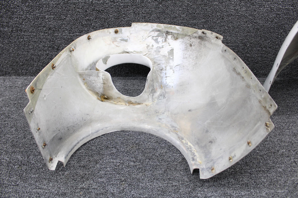Cessna Aircraft Parts 0851202-7, 0851202-8 Cessna 401A Engine Nose Cap Assembly Inbd and Outbd Set