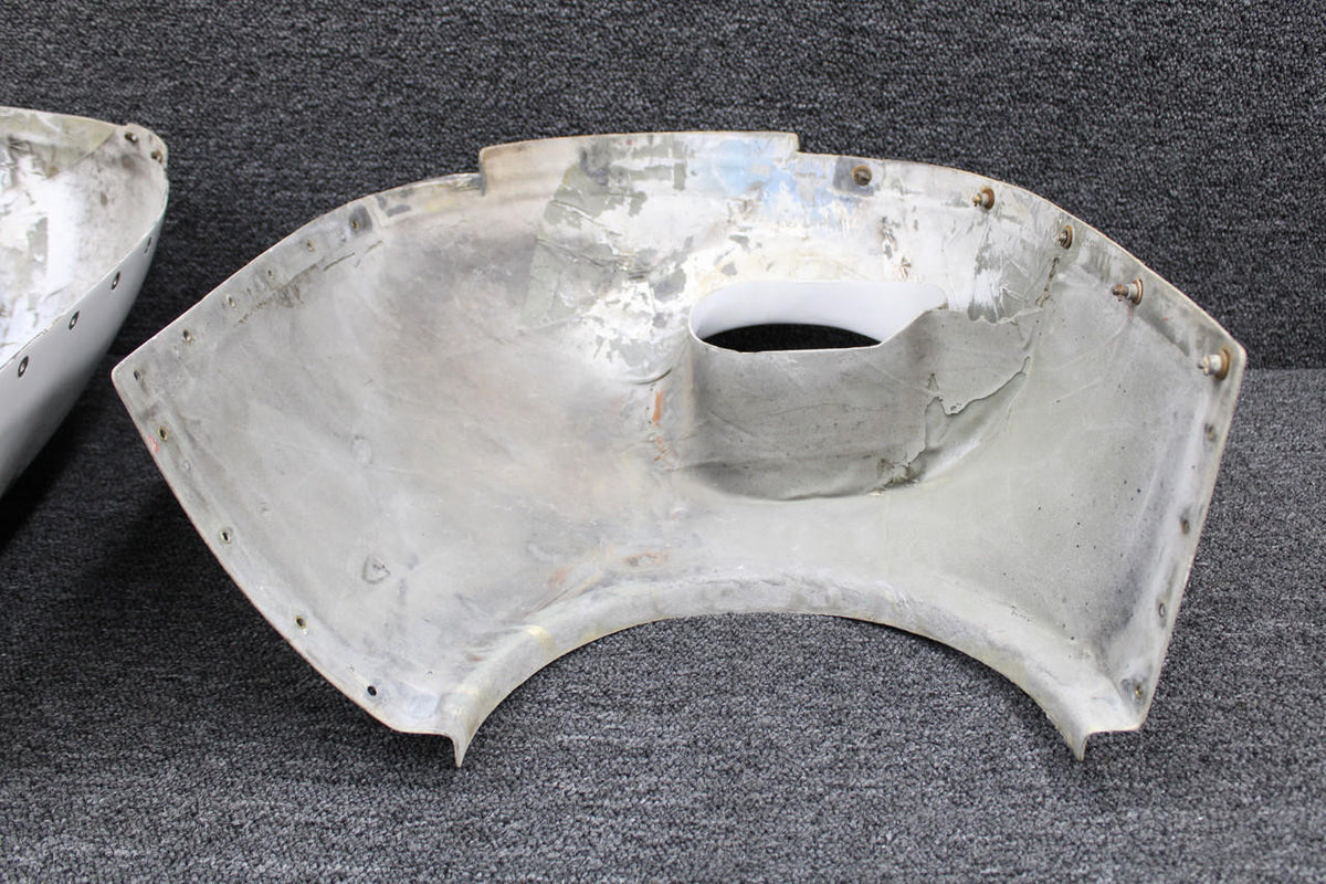 Cessna Aircraft Parts 0851202-7, 0851202-8 Cessna 401A Engine Nose Cap Assembly Inbd and Outbd Set