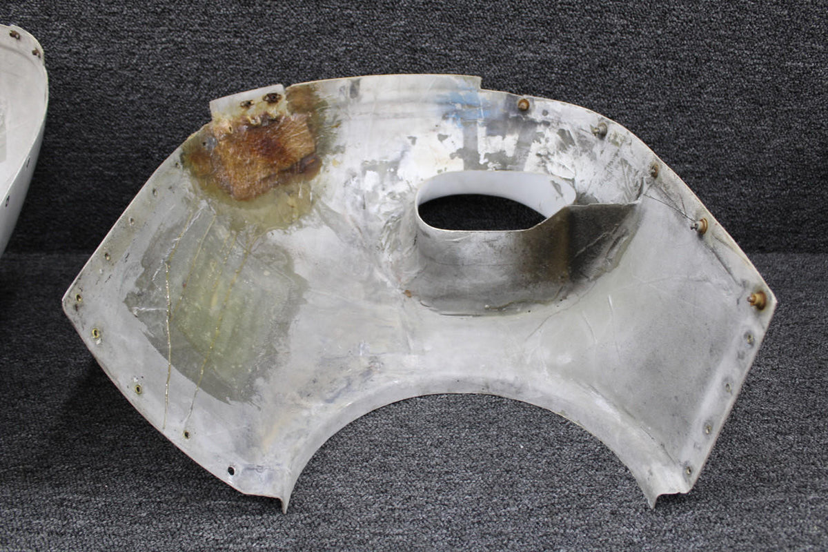Cessna Aircraft Parts 0851202-7, 0851202-8 Cessna 401A Engine Nose Cap Assy Inbd, Outbd Set (Cracked)