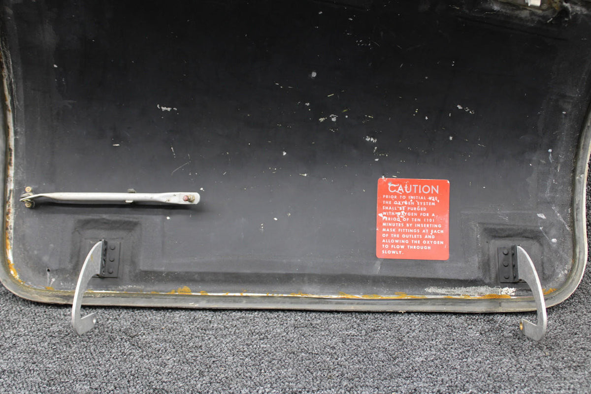 Cessna Aircraft Parts 5013107-60 Cessna 401A Nose Baggage Door Structure RH (No Lock)