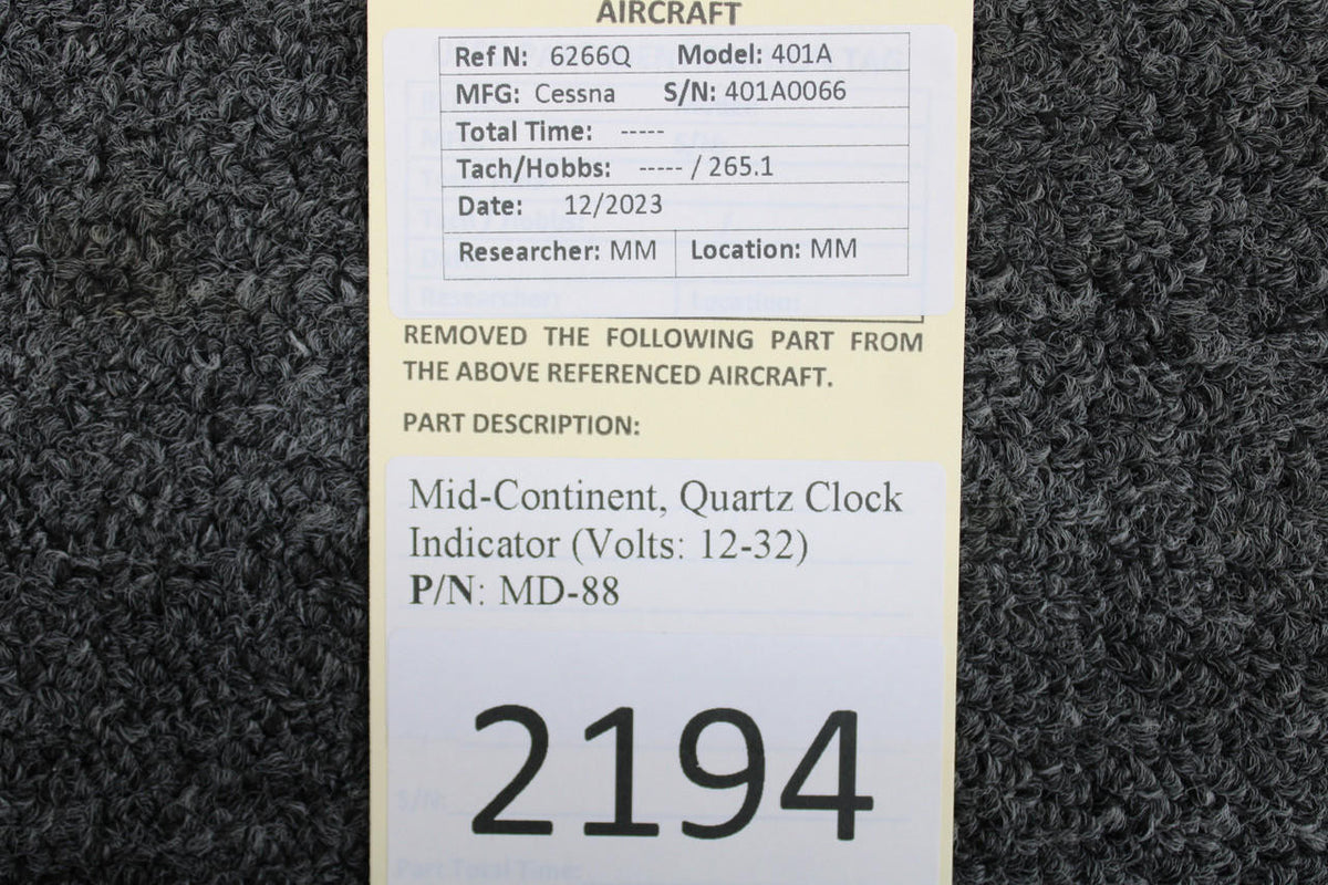 Mid-Continent / Quartz MD-88 Mid-Continent, Quartz Clock Indicator (Volts: 12-32)