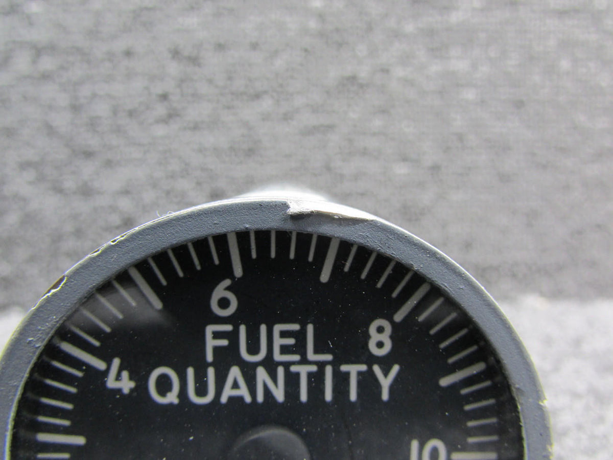 Gull Airborne 200-020-001 Gull Airborne Fuel Quantity Indicator 115VAC (Chipped Face)
