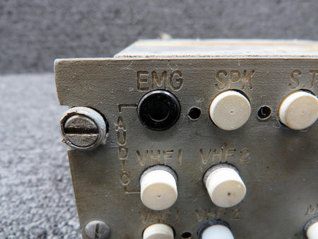 Smiths M-1035-K-6 Smith Audio System (28V) (Broken Button)