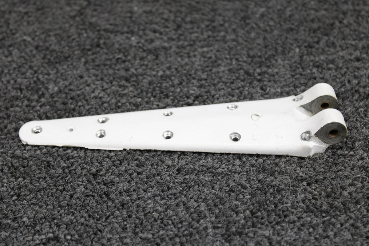 Cessna Aircraft Parts 5011285-1 (Use: 5011285-5) Cessna 401A Cargo Door Hinge Half Lower Aft