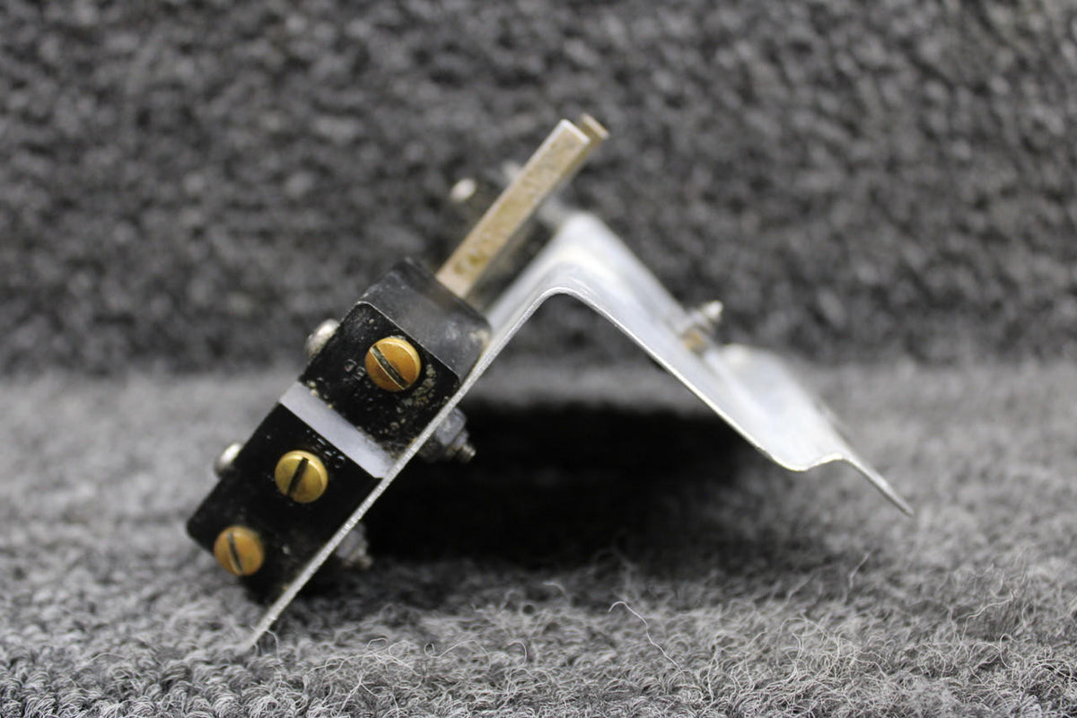 Cessna Aircraft Parts 5115252-5, BZ-7RWT80 Cessna 401A Flap Limit Switch with Bracket