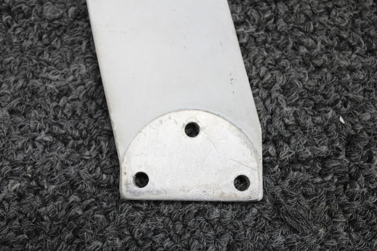 Cessna Aircraft Parts 5013079-3 Cessna 401A Nose Gear Door Hinge Middle Forward LH or RH