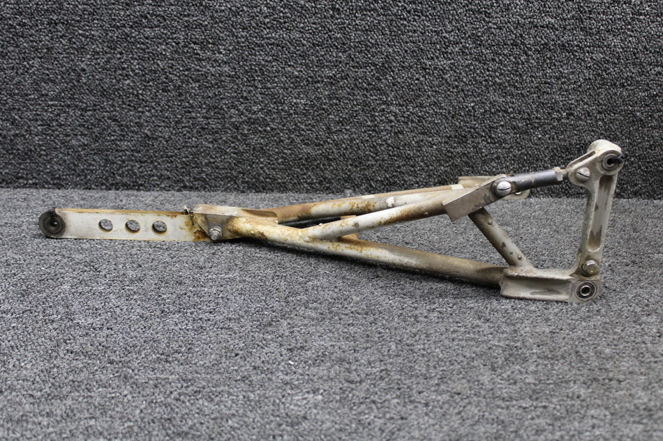 Cessna Aircraft Parts 5042002-1, 5042020-1 Cessna 401A Nose Gear Drag Brace Truss with Link