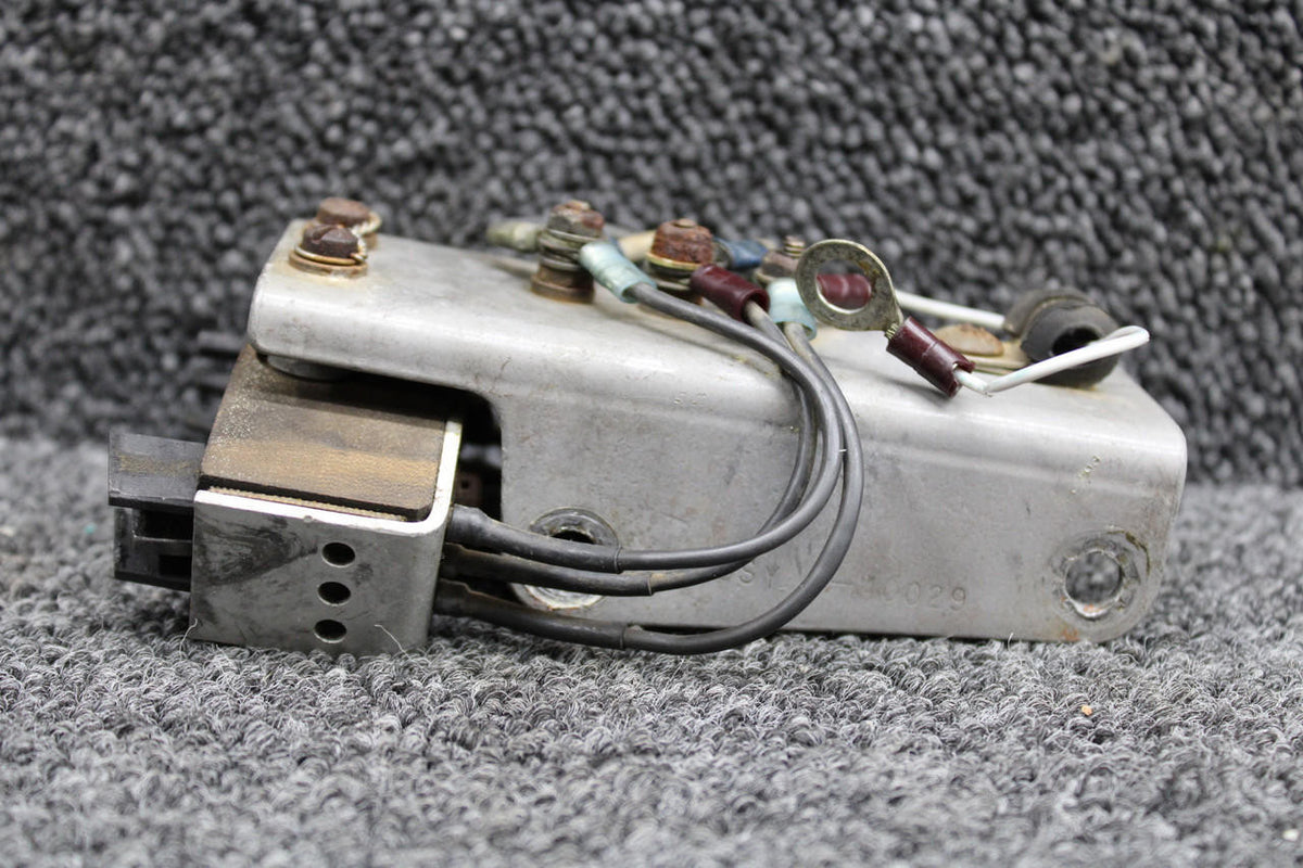 Cessna Aircraft Parts C40010, C40029 Cessna 401A Propeller Brush Block with Mount Bracket