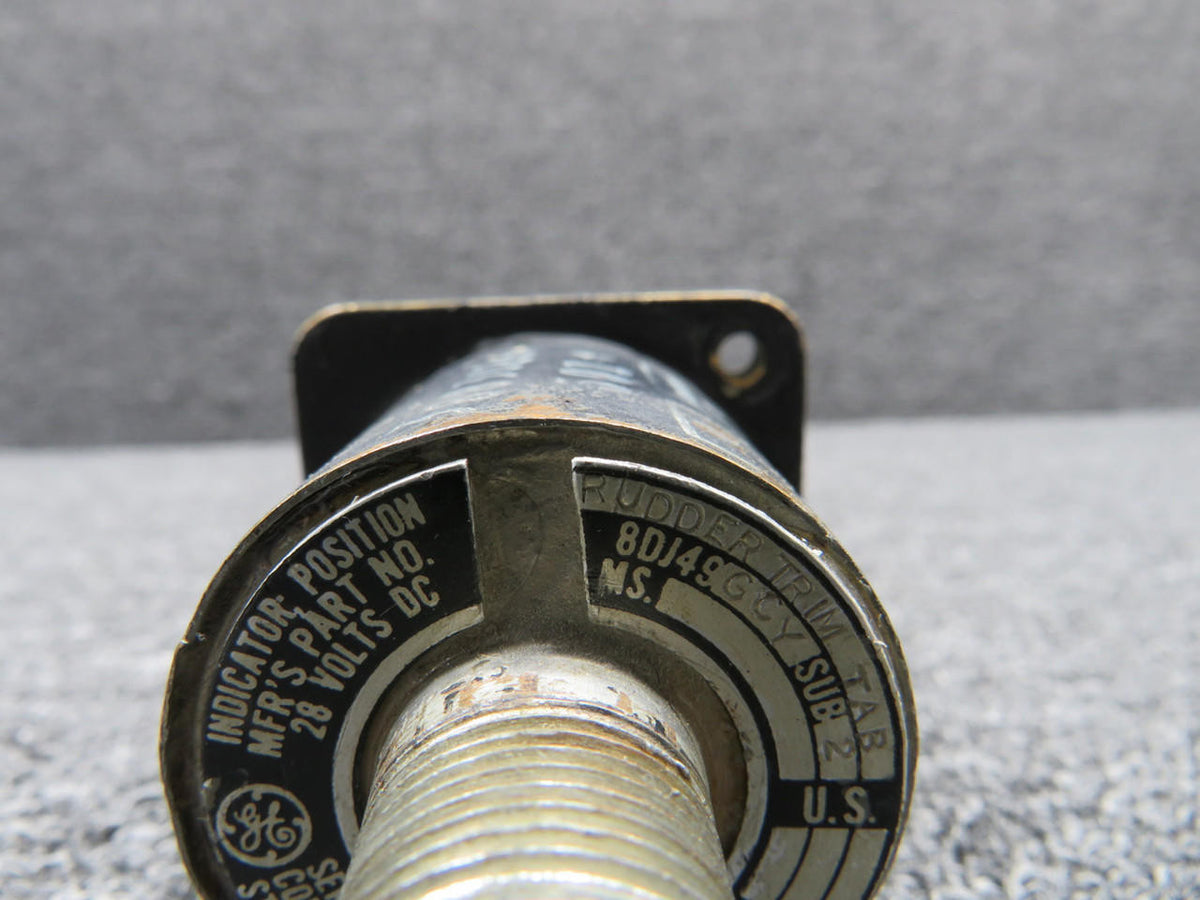 General Electric 8DJ49GCY-2 General Electric Rudder Trim Tab Indicator 28V (Worn Face Paint)