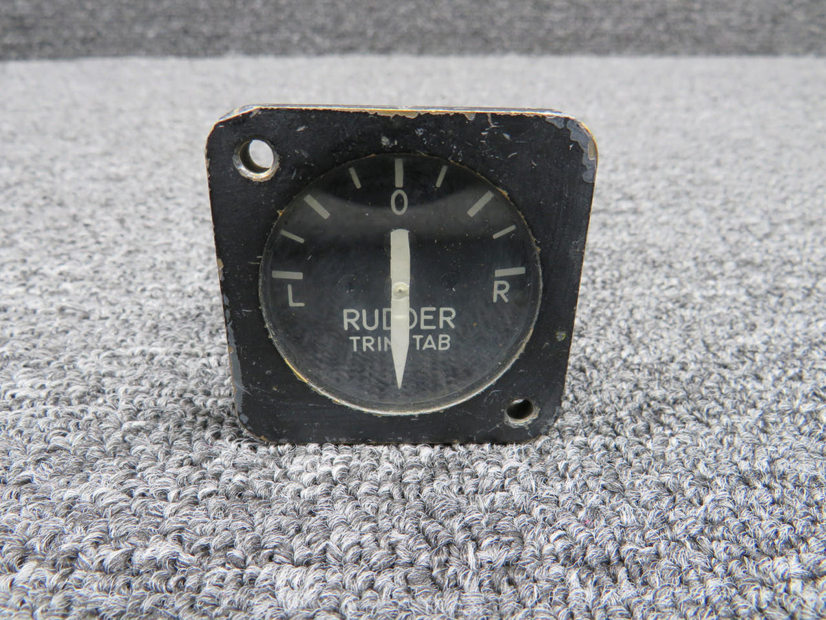 General Electric 8DJ49GCY-2 General Electric Rudder Trim Tab Indicator 28V (Worn Face Paint)