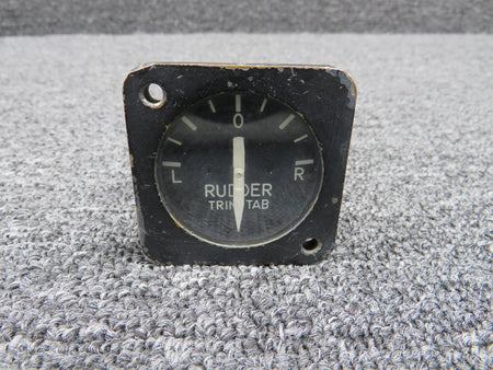 General Electric 8DJ49GCY-2 General Electric Rudder Trim Tab Indicator 28V (Worn Face Paint)