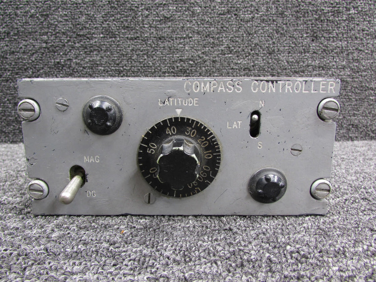 Sperry 1775132-22 Sperry Compass System Controller (Worn and Painted Face)