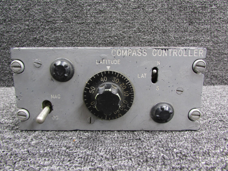 Sperry 1775132-22 Sperry Compass System Controller (Worn and Painted Face)