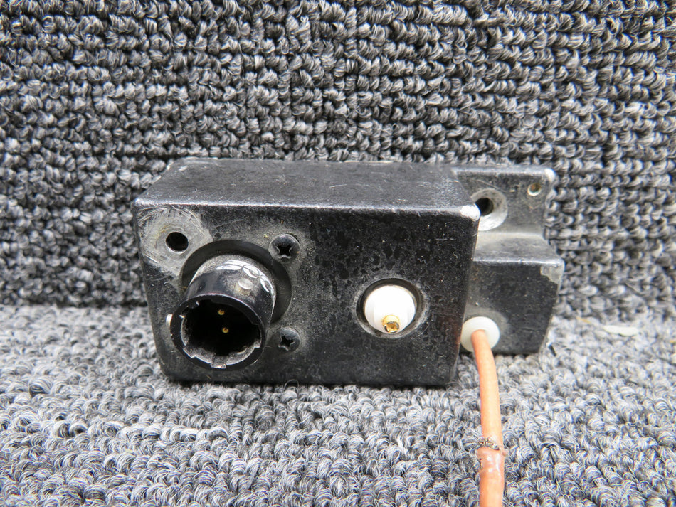 071-1148-00 King Radio KA-135 Matching Assembly Damaged Mount