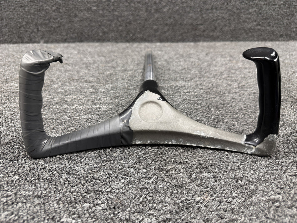 0513239-9 Cessna 172L Control Wheel Assembly LH or RH (L: 13-3/4”, D: 0.748”)