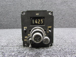 071-1033-00 King Radio KFS-580 Control ADF (Broken Face Mount and Worn Knobs)