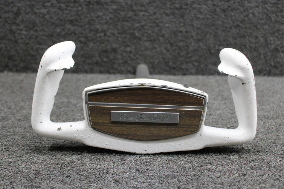 0861325-4 Cessna 310K Co-Pilot Control Wheel with Map Light (L: 17”, D: 1.25”)