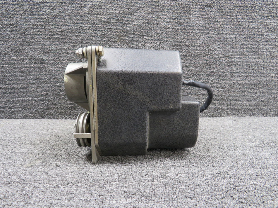 065-0039-00 King Radio KSA-373 Trim Servo (28V) (Cracked Case)